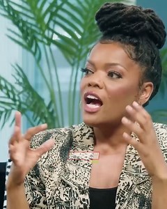 🚨The electric Yvette Nicole Brown joins “The Jason Lee Show” to discuss her love for Janet Jackson, and their friendship and shares stories about Janet Jackson reaching out to comfort her when her mom died | Hollywood Unlocked
