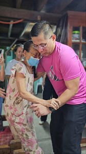 Si Nanay, 85 years old, ay hirap lumakad at hindi na rin makatayo kung walang aalalay sa kanya. But with this wheelchair, mas madali na siyang makakapag-simba o magpa-araw sa umaga. Taos-puso kaming nagpapasalamat sa Rotary Club of Manila 101 sa kanilang Mobility for Dignity program para sa ganitong klaseng suporta. 👏🏻👏🏻👏🏻 Big thanks also to MIP Sherill Quintana, Majella Villaroman, my wife Grace Melissa, Philippine Red Cross at Chair the Love sa inyong walang sawang pagtulong. Ang tulong 