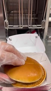 Making your (very popular) Honey Pepper Pimento sandwich. 🍯 You can order it with a grilled, regular, or spicy fillet. 😋 #honeypepperpimento #chickfila | Chick-fil-A City Base Landing