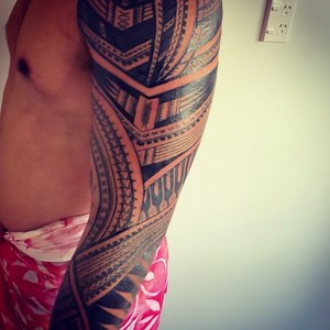 Merry Christmas 🎄🎁 #liaifaiva #artofrespect #tatau #samoa #malofie #tattoo #malu #tatausamoa #malofienation #lavea #falelua #aigamalofie #faleluaoleaigamalofie #mvoa | Li'aifaiva Malofie