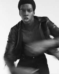 みんなとひとつ、ck oneとひとつ。 新しいck oneエッセンスが本日10月2日から発売。 すべての人のための力強いフレグランス。 directed by @alasdairmclellan. | Calvin Klein | Facebook