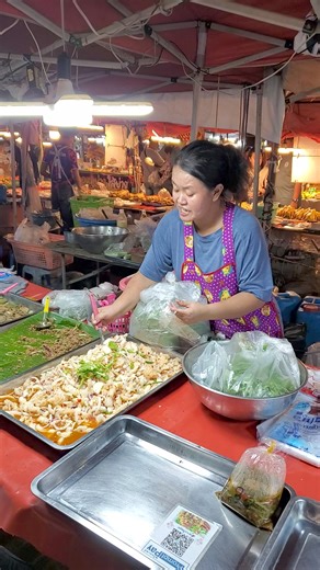 #ยำตีนไก่ Chicken Foot Spicy Salad #ตลาด700ไร่สัตหีบ #streetfood #thailand #foodlover #jarnzab #zabtalon #แซ่บตะลอน #จารย์แซ่บ #จารย์แซ่บชวนชิม | จารย์แซ่บ JarnZab