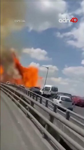 Momento exacto de la explosión de una pipa de gas en el Puente de la Concordia, en Iztapalapa