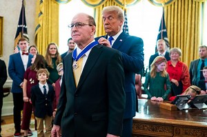 Trump awards Medal of Freedom to Iowa wrestling legend Dan Gable