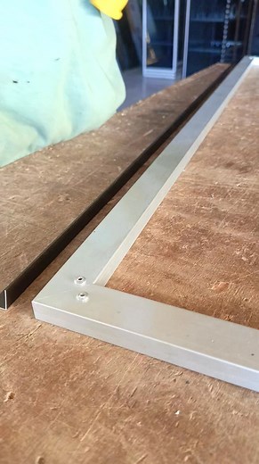 Mounting lis almunium #aluminium #fbpro #glass #work #worker #fuji #Woodworking #DIY #DIYcraft #craftsideas #USAreels #wood #reelsUSA #everyone #fypreels #fbreelsfyp #viral #viralfbreelsfyp #viralvideo #reelsvideo #reelsfyp #viralreelsfbpage #reelsviral #reels2025 #shortsreels #viralreels | Fauzan Ardiansyah