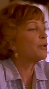 "Mes petits poussins" 🐥 Monologue exceptionnel de Maria Pacôme dans "La Crise" réalisé par Coline Serreau (1992) #mariapacome #lacrise #vincentlindon #zaboubreitman #yvesrobert #cinema #cinemascene #comedie #comedy #sceneculte #reels #reelscinema | Humeur Drôle