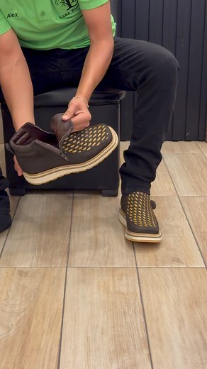 10K views · 120 reactions | Botín doble cierre Petatillo  compras al 477 730 4949 | Lara Boots | Facebook