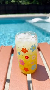 3 of my fav fruity (low cal) summer drinks ❤️‍🔥 Something about a fun drink by the pool just really does it for me (feel free to add whatever you like in your drinks hehe) Tons of drink ideas in my Homemade cookbook ✨When you’re ready to make hot girl healthy choices (without compromising taste) get all my easy meals fitness plans in one spot — makaylathomas.com 🤸🏻‍♀️#summerdrinks #lowcaldrinks #flavoredwater | MaKayla Thomas Fitness