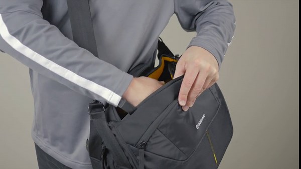 Vanguard Alta Rise 43 Sling Bag for DSLR, Compact Camera, Compact System Camera (CSC), Travel