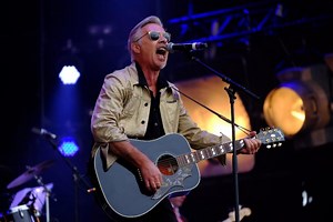 Original Sex Pistol Glen Matlock Talks Booking Band's First Gig, New Music & Elvis (INTERVIEW) - Glide Magazine