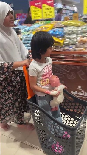 Lets go shopping #dubai #supermarket #shopping #sisters