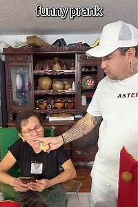 Funny prank😂😂 #prank #funny #fyp #mom #family | carlos acevedo