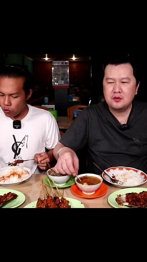 461K views · 4.7K reactions | Lucu, Tepok Telur Bebek Ke Jidat Koko Bahagia #viral #telurbebek #mukbang #lucu #kocak #masgondrong #trending | Food Story | Facebook