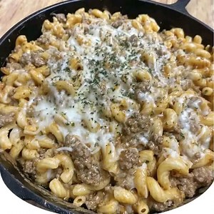 Cheese Steak Hamburger Helper Quick, cheesy, and packed with steakhouse flavor—your new go-to one-pan weeknight dinner! Satisfy cheesy cravings with this hearty pasta skillet—ground beef, peppers, and melty mozzarella delight. Ingredients: 1 lb ground beef 1 cup chopped onion 1 green bell pepper, diced 2 cloves garlic, minced 2 cups beef broth 1 cup milk (or heavy cream for richer flavor) 2 cups uncooked pasta (elbow, rotini, or shells) 1 tablespoon Worcestershire sauce 1/2 teaspoon paprika 1/2 