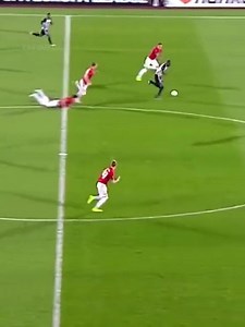 မက်ဂွိုင်းယားရဲ့ ယူနိုက်တက် ကစားသမားဘဝ မ​မေ့နိုင်စရာ အခိုက်အတန့်လေးများ ယူနိုက်တက် ပရိသတ်တွေတော့ ကပ္ပတိန်ဟောင်းကြီးကို တသသ လွမ်းဆွတ်နေရတော့မယ် ထင်ပါရဲ့... Video from Original Uploader #MYSPORTMYANMAR | MySport Myanmar