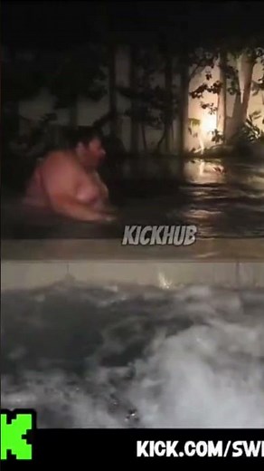 Live streamer cracks head #livestream #fail #hurt