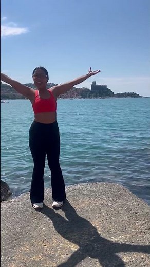 Sea-View Butt Workout in Lerici! 🍑🌊 💪 (Booty Squat Workout)