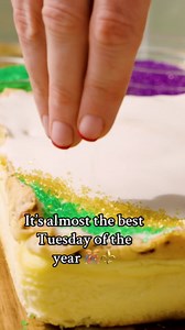 King cake cheesecake bars