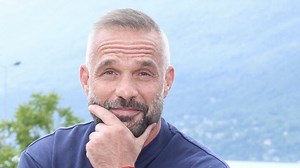 Philippe Bas s’est marié à Venise, il dévoile une photo de la noce avec son épouse tout en blanc - Télé-Loisirs