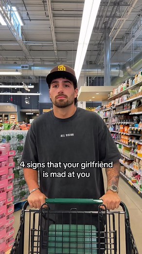 4 Clear Signs Your Girlfriend Is Upset With You