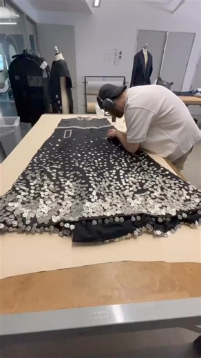 1.9K views · 87 reactions | The FINISHING TOUCHES ⭐️ Our FIDM Advanced Fashion Design students putting the finishing touches 淋瑱 on their #fidmdebut 2024 collections : | Nick Verreos | Facebook