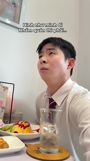 Bách Khỉ bị phù phép khi đi ăn