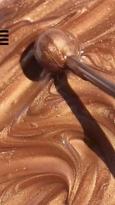 Zadržite sjaj i na suncu! 🌞✨ Watermelon Glow Niacinamide Hue Drops brenda @glowrecipe je formulisan sa: ✨ Niacinamidom za osvetljavanje tena. 🌿 Centella Asiatica (poznata i kao tigrova trava) za umirivanje, hidrataciju i smirivanje crvenila. 💧 Hijaluronska kiselina za održavanje hidratacije i zategnutosti kože. Pronađite ih u Sephora prodavnicama. #SephoraSrbija | SEPHORA