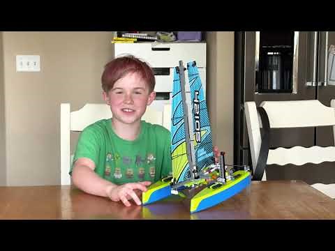 Lego 42105 Review | Lego Technic Catamaran Float Test & Build