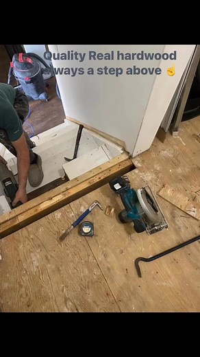 Real hardwood oak stairs installation #realwood #hardwoodstairs #Carpentry #oakwood Cosecan Construction | Cosecan Construction