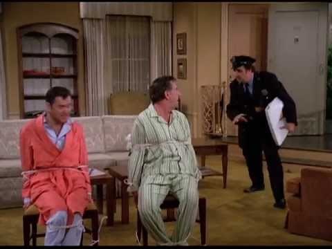 The Odd Couple - Murray We Were Robbed, Break The Door Down