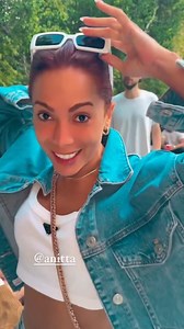 324K views · 3.2K reactions | Luísa Sonza via stories ❤️ @anitta #anitta | Anittona | Facebook