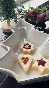 2.5K views · 14 reactions | Pretty Christmas colours ⭐️❤️! #christmaslinzercookies #linzercookies #linzercookiesrecipe #christmascookies | Sweet Nest | Facebook