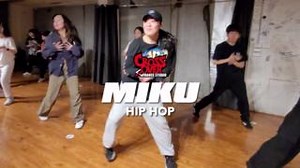 Hip Hop w Miku @ Crossover Dance Sydney, Australia Come join class Mon 5:00pm Hip Hop Abs Beg Mon 6:00pm Hip Hop Beg/Int Wed 7:15pm Girls Choreo Beg Sat 3:00pm Choreo Beg Book now at www.crossoverdance.com/timetable Enjoy Dance! #crossover #dance #crossoverdance #sydney #hiphop #miku | Crossover Dance Studio | Facebook
