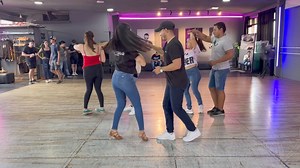 30K views · 557 reactions | Pasos básicos de salsa ❤️ | Clases de Salsa y Bachata | Facebook