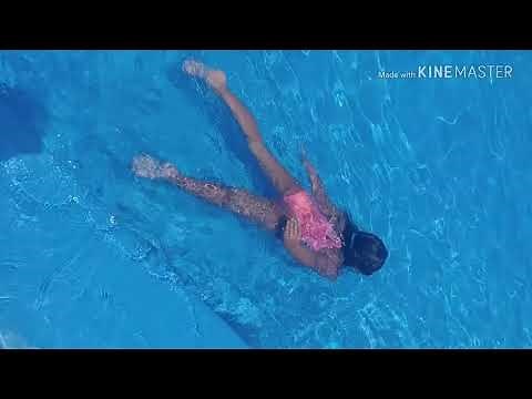 Niña de 4 años aprendiendo a nadar 🏊 | 2nd swimming lesson girl 4 years old🏊 #natación #flotando