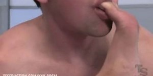Mia Isabella transvestite gives jerking off feet