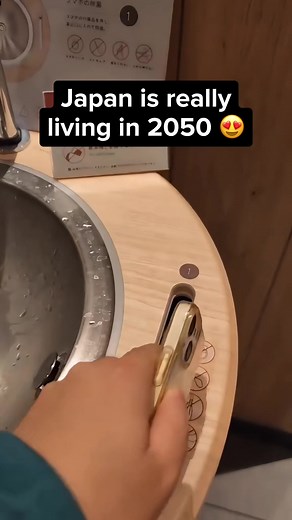 Innovative Phone Cleaning System in McDonald's Japan