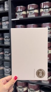 Same colour, different light ✨ This is Pink Ground 202 by Farrow & Ball — a soft, grown-up pink that shifts beautifully depending on the light. Natural, artificial, warm or cool… the magic is in the movement. Always test your paint in the space it’ll live in — because lighting changes everything. #FarrowAndBall #PinkGround202 #PaintInspo #LightingMatters #FoyAndCo | Foy and Company