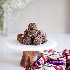 15-Minute Dried Fruit And Nut Laddu Recipe | Desi~licious RD