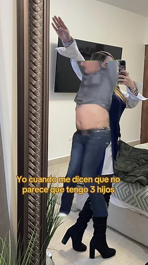 La Familia Molina: Bailando y Riendo con Tres Hijos