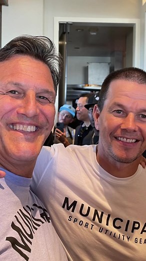 31 reactions | MARK WAHLBERG, YOU’RE A CLASS ACT!! FLECHA AZUL TEQUILA TOUR NEWPORT BEACH Mark Wahlberg Balboa Bay Resort #flechazultequila #aronhmarquez #tequila #newportbeach #emptynesters #emptynestersunite | Empty Nesters Unite | Facebook