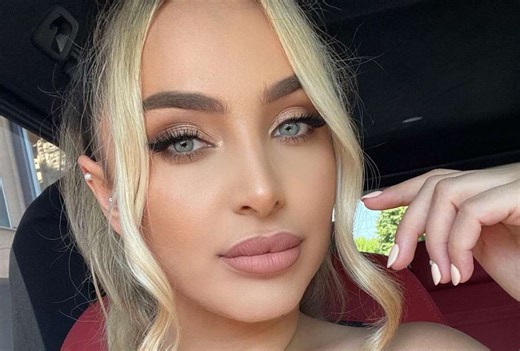 "KAD SAM NAJAVILA ARENU, KOLEGE SU ME ISMEVALE" Maja Berović o trnovitom putu do uspeha, a od ove tragedije u detinjstvu se nikad nije oporavila