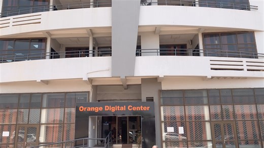 4K views · 169 reactions | Rejoignez-nous pour une immersion totale dans l’apprentissage du numérique !  Ce matin, plus de 300 participants étaient réunis devant nos locaux pour une formation. Transformons ensemble l'avenir avec la formation numérique des jeunes. ODC booste l’employabilité des jeunes !  #orangedigitalcenter #orangemali #formation #numérique #jeunesse #inclusionnumérique | Orange Digital Center | Facebook