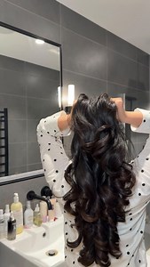 How long does your everything shower take? 🛁🤍⏳🫧🎀 products: @indewild champi hair oil @theouai hair detox shampoo @amika bond repair shampoo & conditioner @loccitane almond shower scrub @loccitane_uk almond shower oil @sundaebody shower whipped foam @cerave hydrating cleanser @kiehlsuki crème de corps body cream @haruharuwonder_official black rice probiotics barrier essence @cliniqueuk moisture surge overnight mask @kerastase_official symbiose anti dandruff night serum @theouai leave in condi