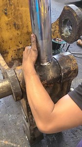 ITO UNG SIDE AT H BRACKET NG BUCKET. #fbpagevideo #FBPage #servicemechanic #electricalmechanicalhydraulicsystem #heavyequipment #thankyouforyoursupport #ThankYouForWatching | Ehdar Contractor Mobile Mechanic Heavy Equipment