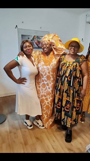 "Hier, j’ai eu le privilège d’assister à une rencontre bouleversante autour du livre ‘Le célibat n’est pas un échec’. Un moment fort, rempli de partages, de vérités et d’émotions. L’auteur nous a transmis un message puissant, brisant les tabous et redonnant sens et dignité à un sujet trop souvent mal compris. Merci pour cette lumière, cette authenticité et cette force. Nous repartons enrichies, éveillées, et plus que jamais fières de nos parcours. 💫📚" #LeCélibatNEstPasUnÉchec #RencontreLittéra