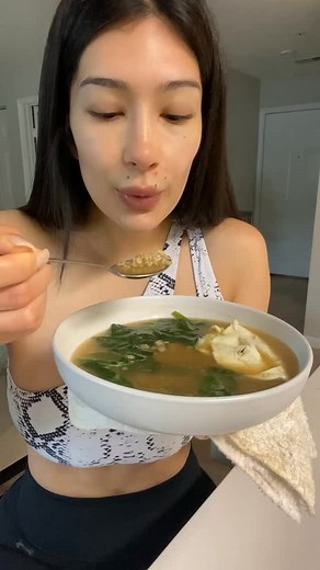 Low Calorie, high protein, fast breakfast!💯 #lowcalorie #highprotein #easyrecipe #easybreakfast #savory #oatmeal #healthy #healthybreakfastideas #fyp #parati | Suu Llamas