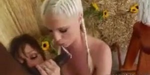 Slutty cowgirls Julie Night and Jayda Diamonde butt ripped