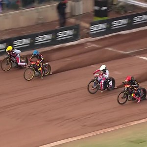 A scary moment for Jensen! 😮 A tough start for the Danes in Heat 1 👀 #FIMSpeedwayGP | #SoN🏆 | FIM Speedway Grand Prix