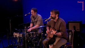 Ce dimanche, nous accueillerons FULGUROMATiC (Prog-rock/Canterbury jazz-rock) & Claptrap groupe de Eric Pasquereau (PAPIER TIGRE, La Colonie de Vacances), Rachel Langlais (Vagina Town, Borja Flames, Pyjamarama, La Colo) et Julien Chevalier/ Paul Loiseau ( @LA TERRE TREMBLE) en concert GRATUIT. Les voici à leur débuts lors du festival variations @ le lieu unique (officiel). Une pop classieuse et expérimentale qui fait un sacré pas de coté 🦜🦚🫧🌺 👉 (Event | Dim 09 juillet - 20h) - CLAPTRAP • FU